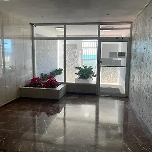 2 Bedroom 1 Bathroom Direct Beach Access Apt. San Juan